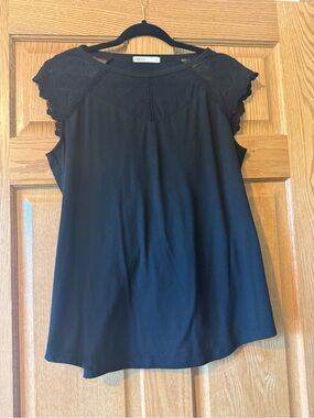 Sleeveless Lace-Trim Black Women's Top
